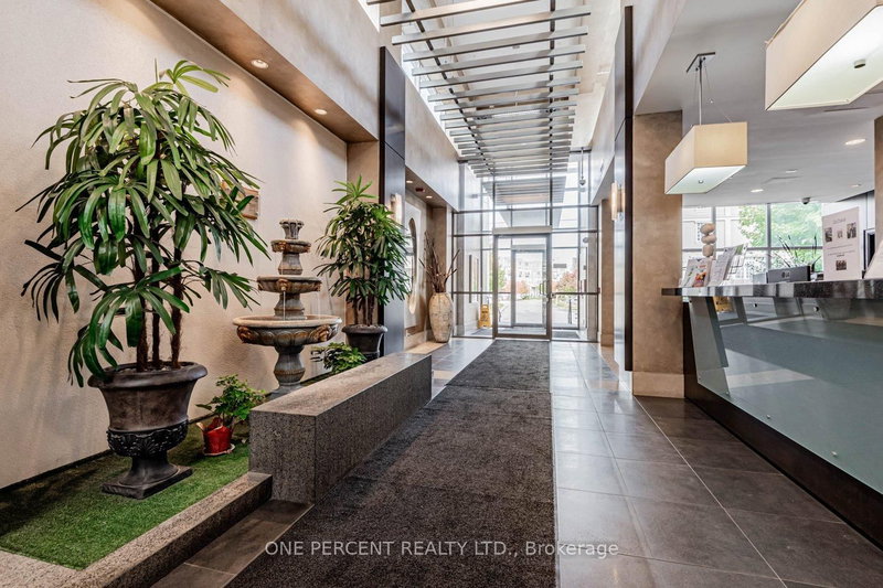 401 - 21 Upper Duke Crescent