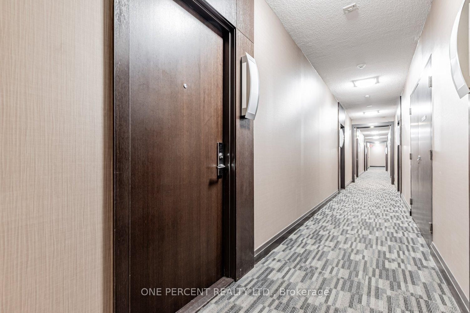 21 Upper Duke Crescent • #401 • Markham, ON photo 5