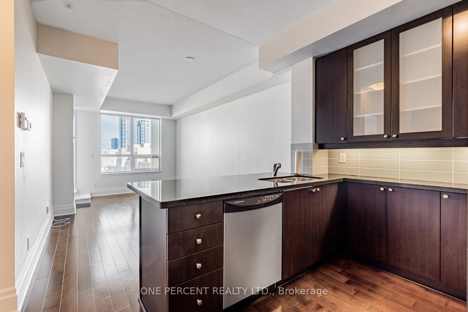 21 Upper Duke Crescent • #401 • Markham, ON photo 7