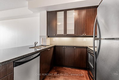 21 Upper Duke Crescent • #401 • Markham, ON photo 8