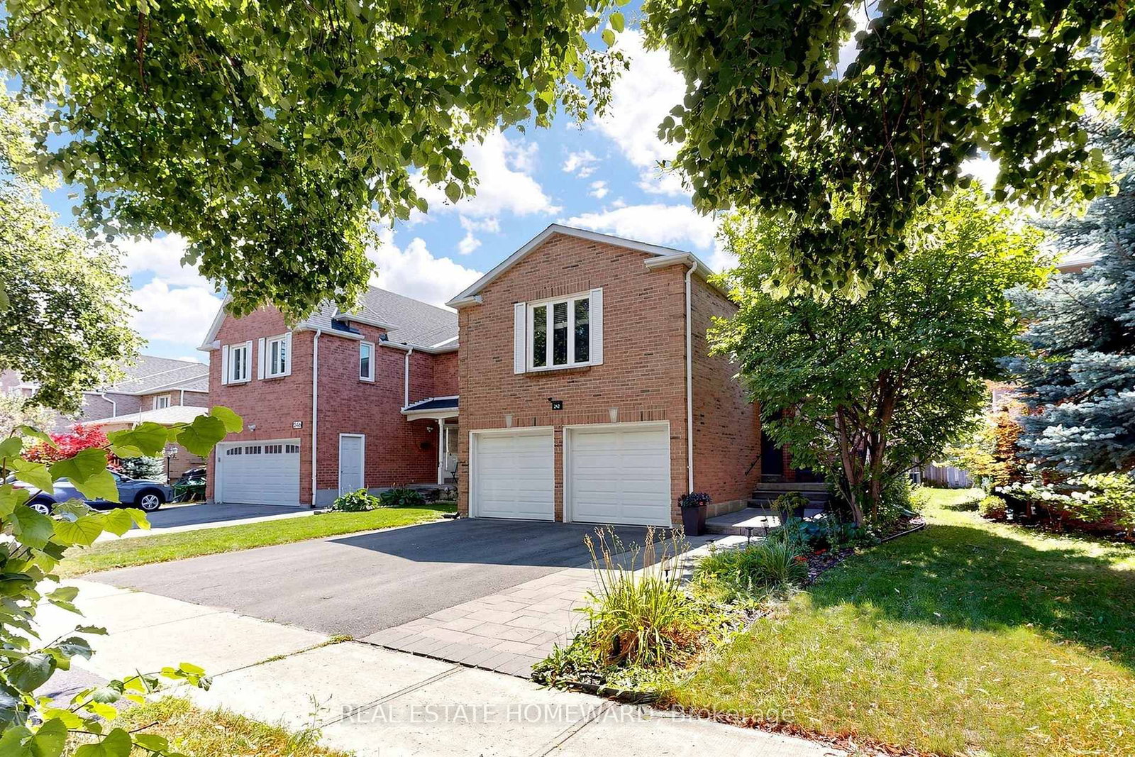 242 Badessa Circle • Vaughan, ON photo 1