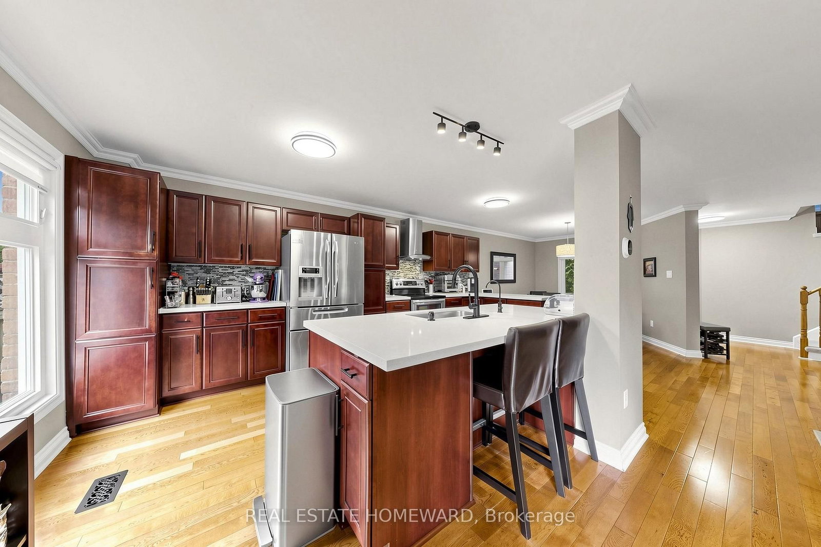 242 Badessa Circle • Vaughan, ON photo 7