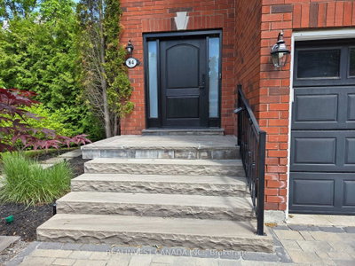 84 Worthington Avenue • Richmond Hill, ON photo 3