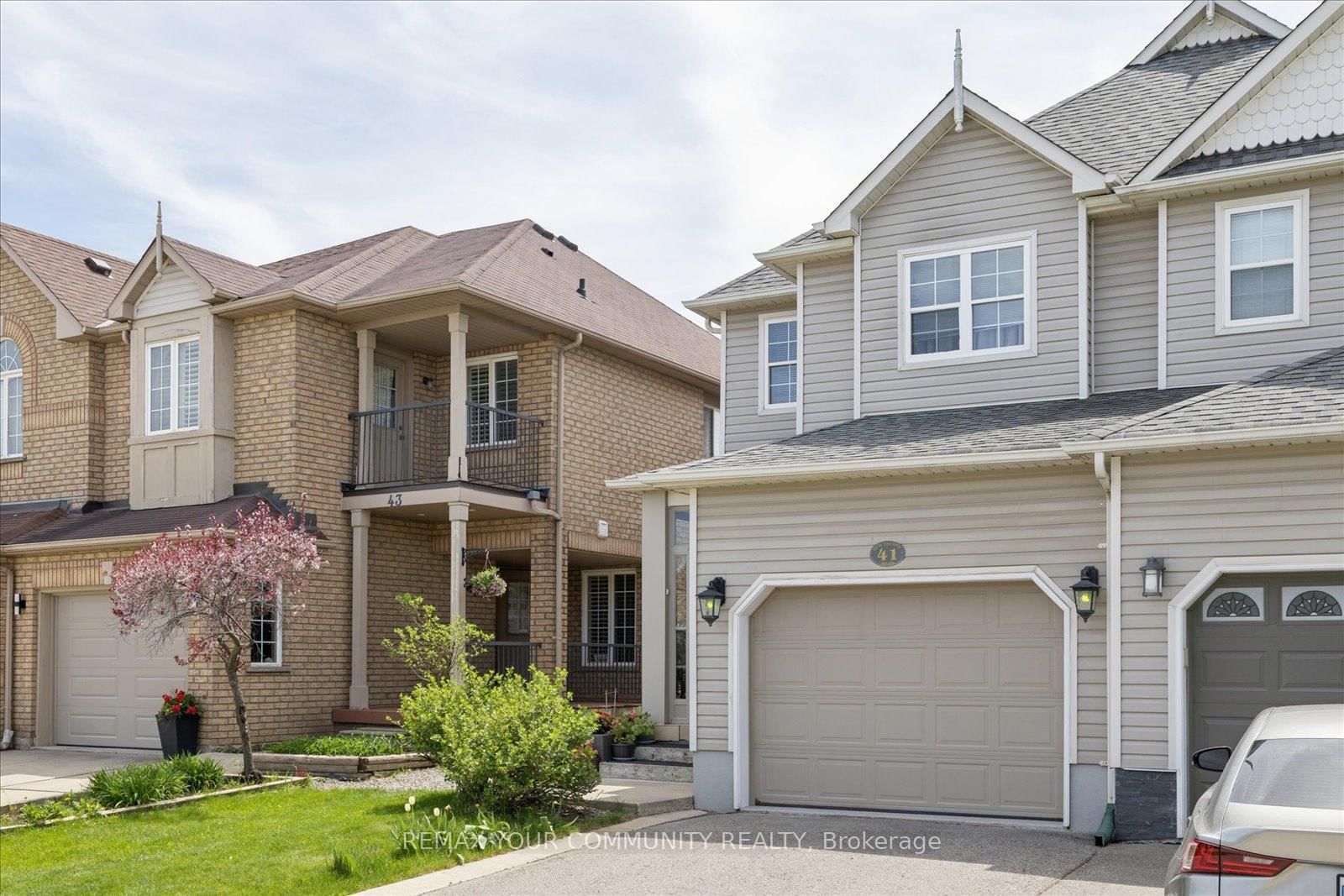 41 Old Colony Road • Richmond Hill, ON photo 3