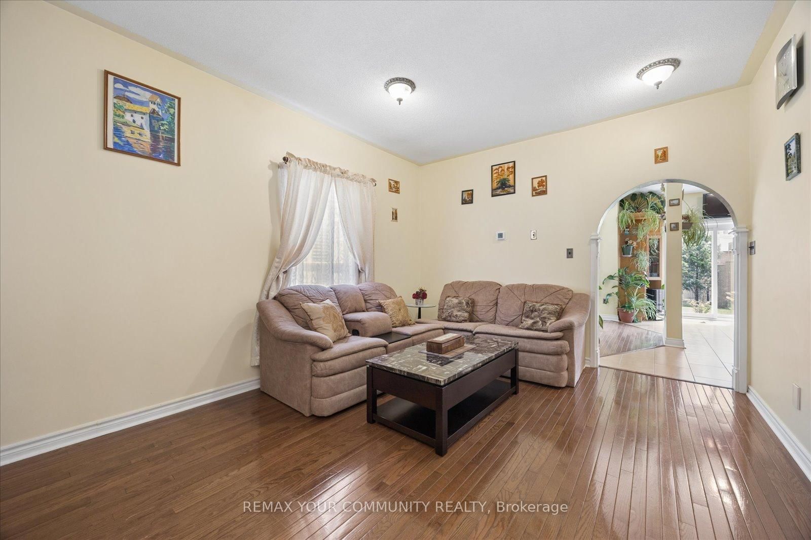 41 Old Colony Road • Richmond Hill, ON photo 9