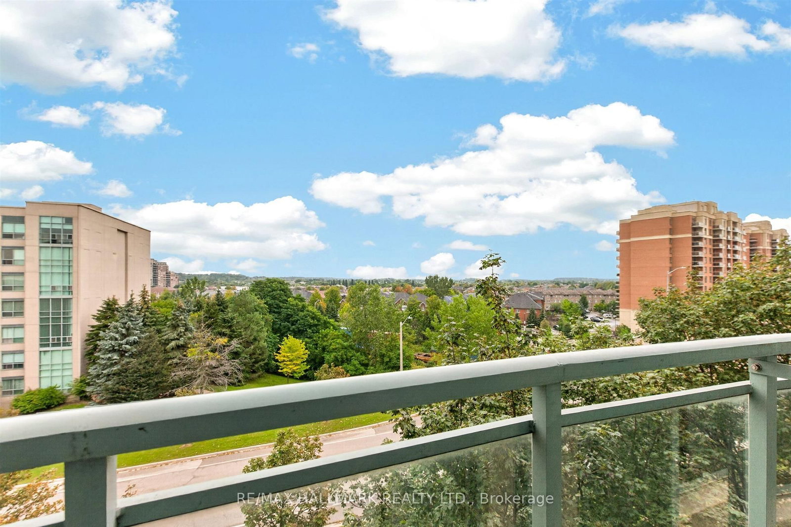 51 Baffin Court • #702 • Richmond Hill, ON photo 15