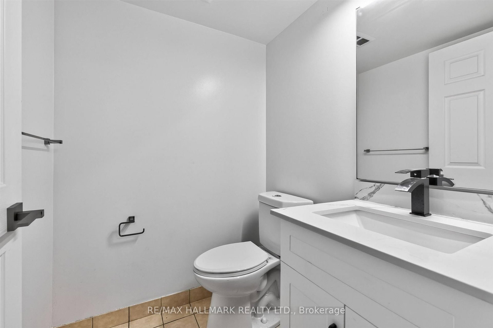 51 Baffin Court • #702 • Richmond Hill, ON photo 16