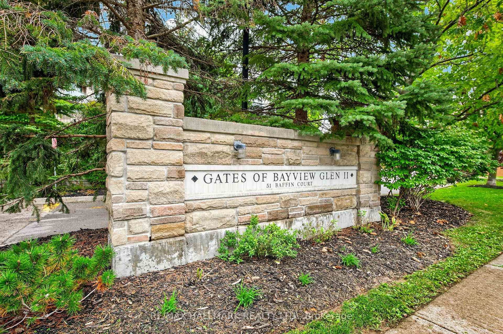 51 Baffin Court • #702 • Richmond Hill, ON photo 4