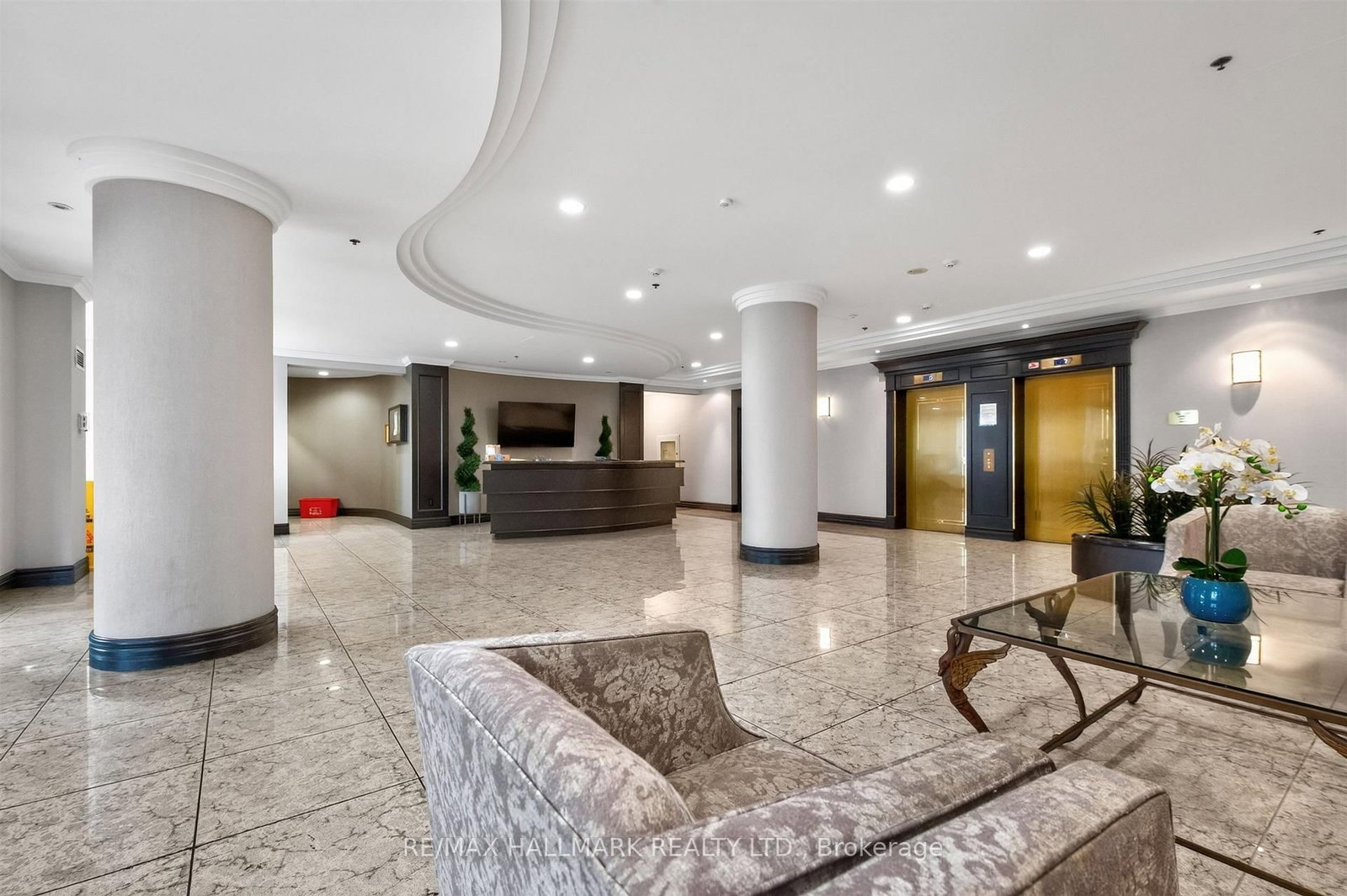 51 Baffin Court • #702 • Richmond Hill, ON photo 5