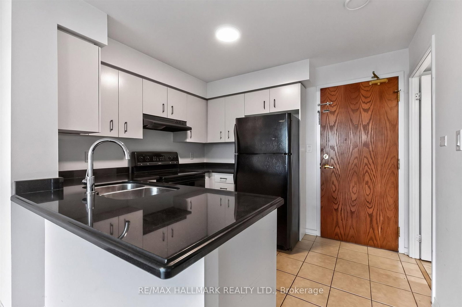 51 Baffin Court • #702 • Richmond Hill, ON photo 9