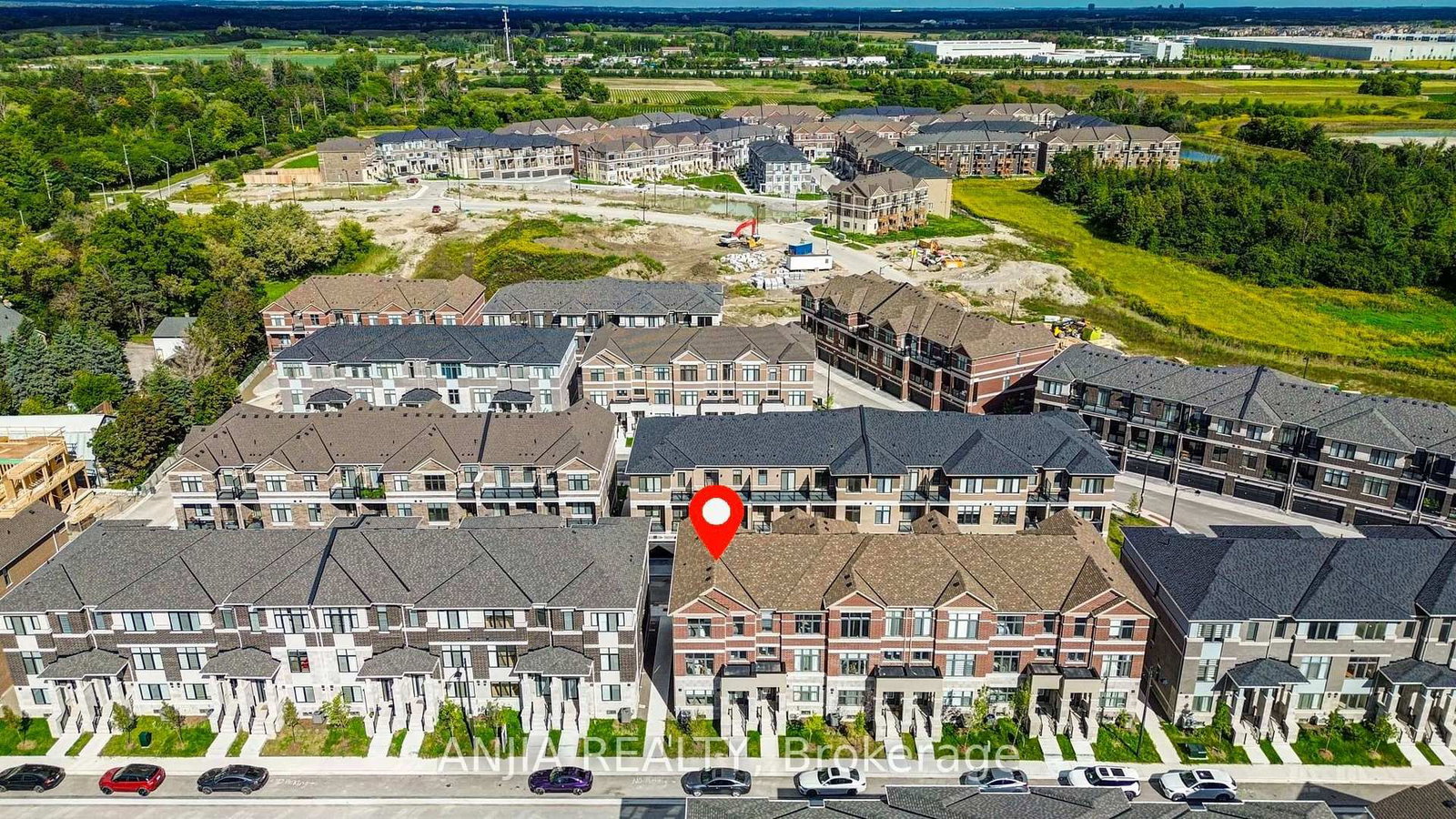 41 Kahshe Lane • Richmond Hill, ON photo 2