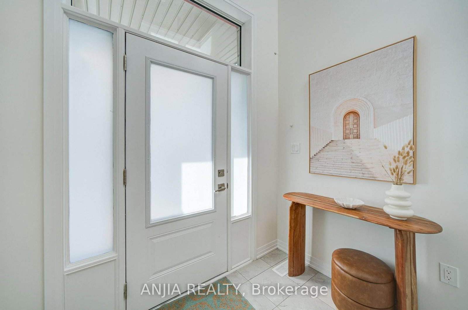 41 Kahshe Lane • Richmond Hill, ON photo 4