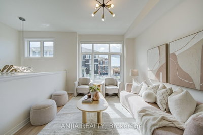 41 Kahshe Lane • Richmond Hill, ON photo 5