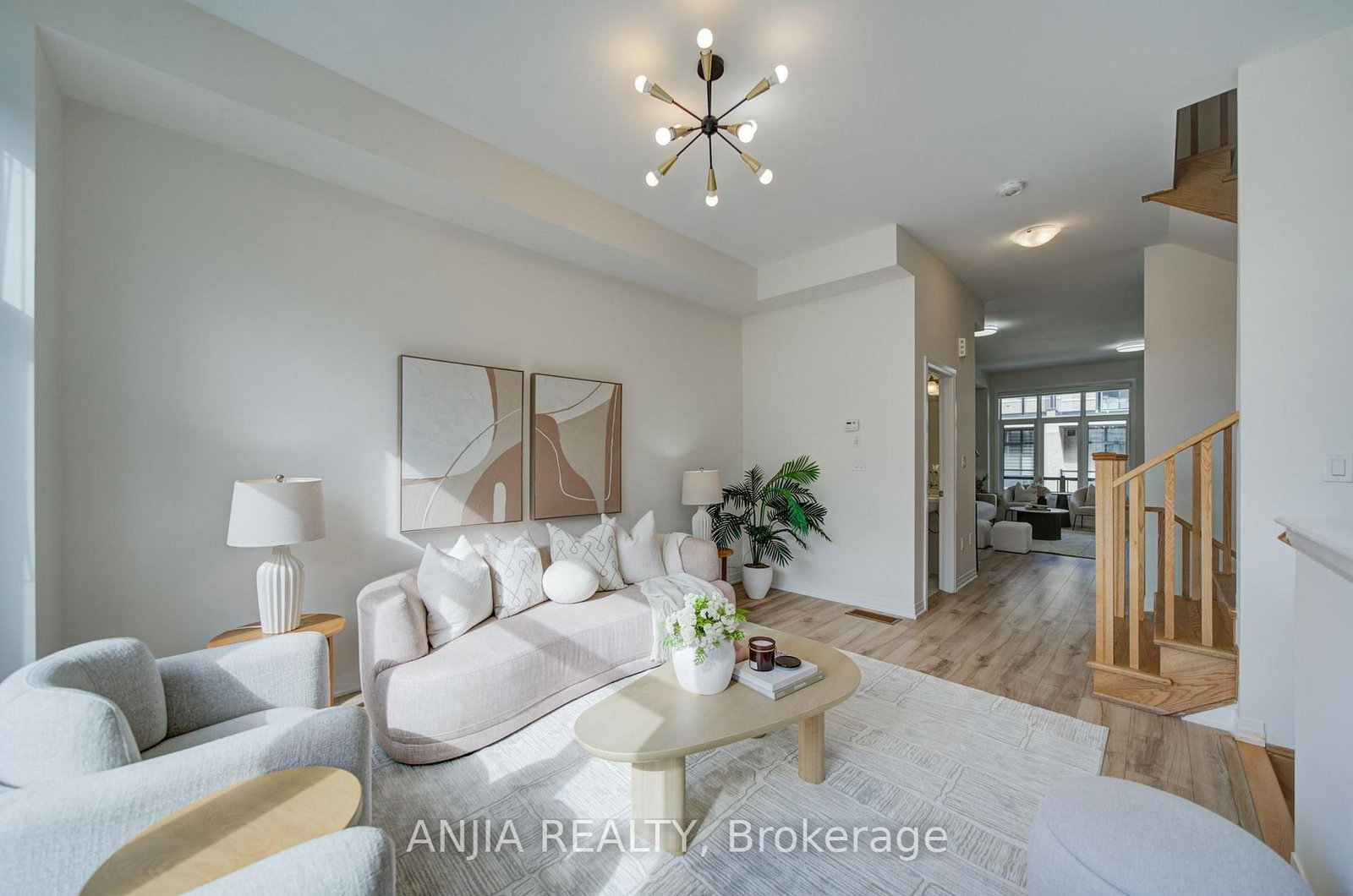 41 Kahshe Lane • Richmond Hill, ON photo 6