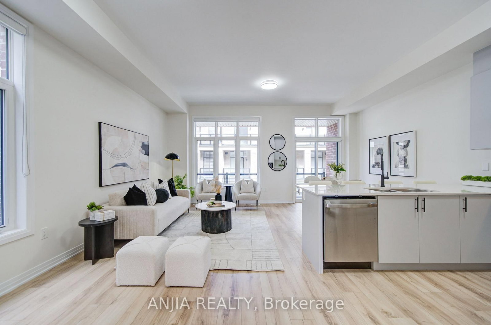 41 Kahshe Lane • Richmond Hill, ON photo 8