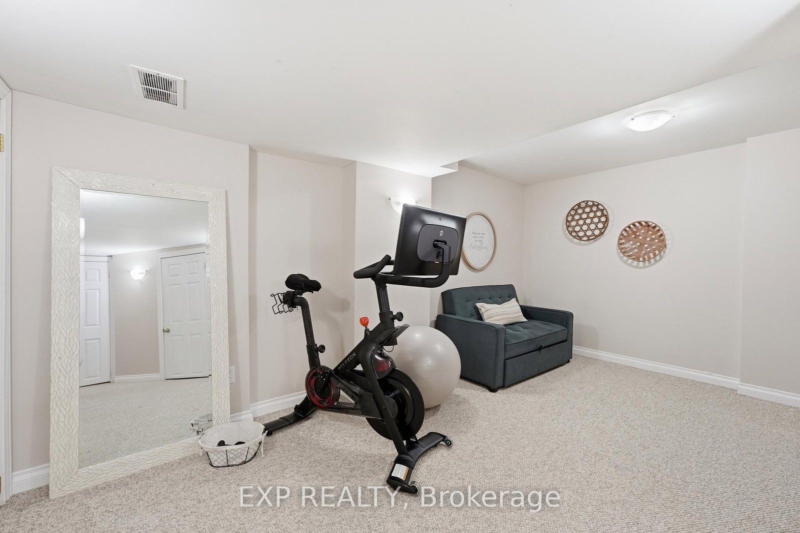 3 Battenberg Court • East Gwillimbury, ON photo 15