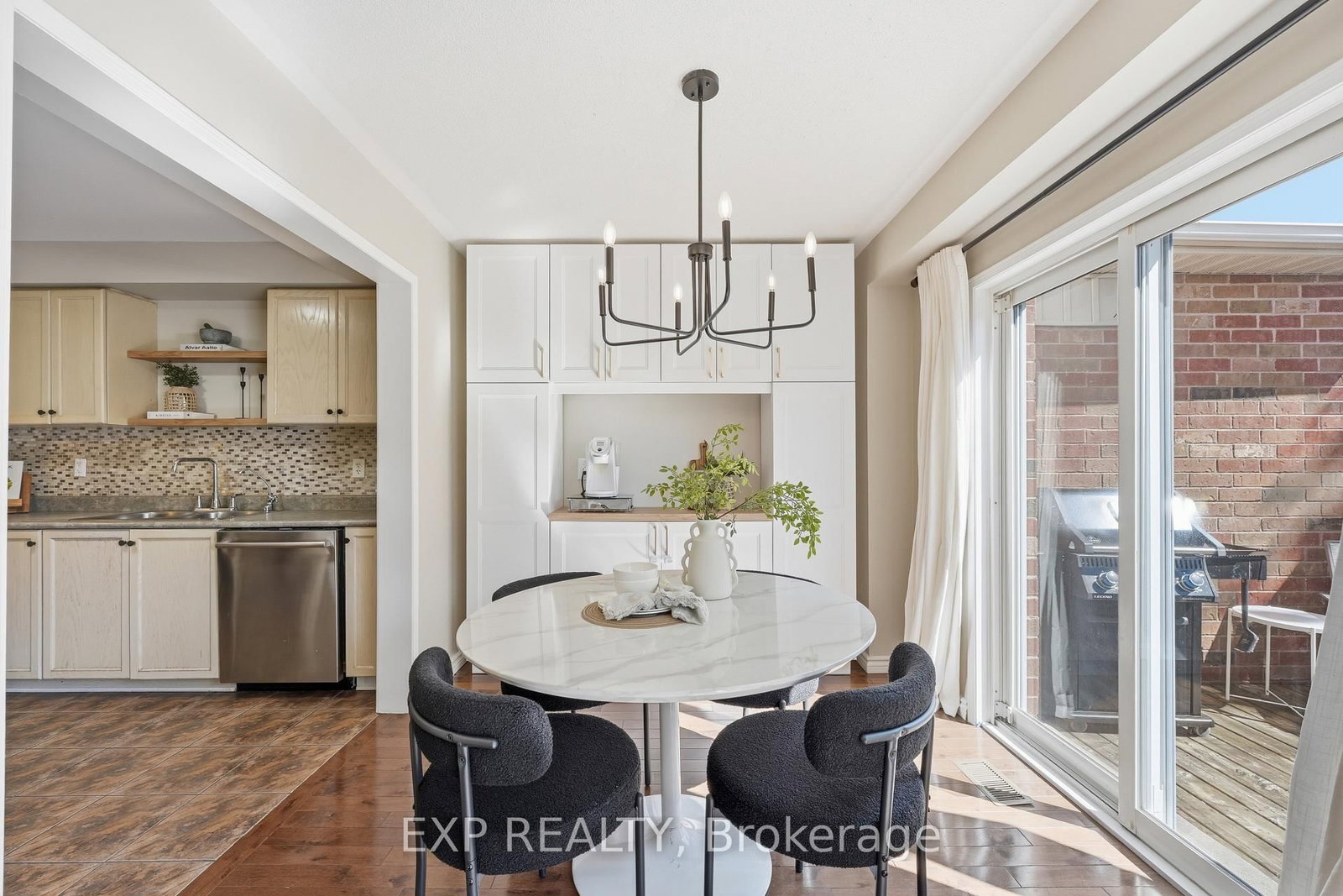 3 Battenberg Court • East Gwillimbury, ON photo 6