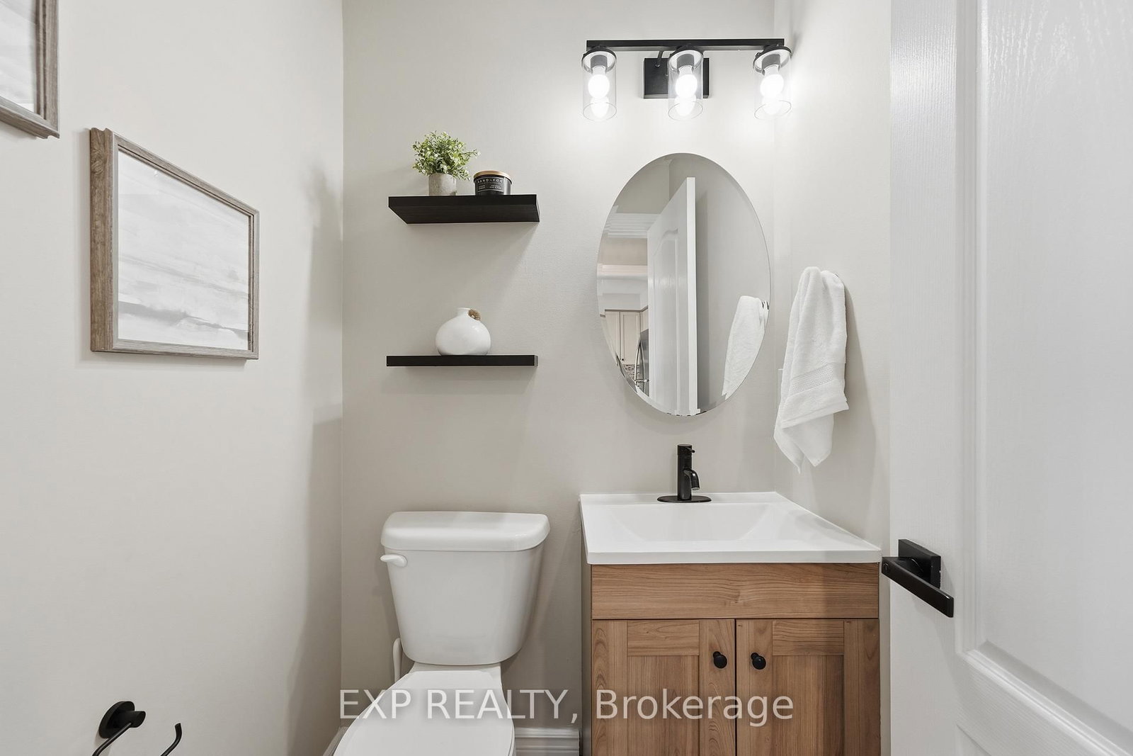 3 Battenberg Court • East Gwillimbury, ON photo 8