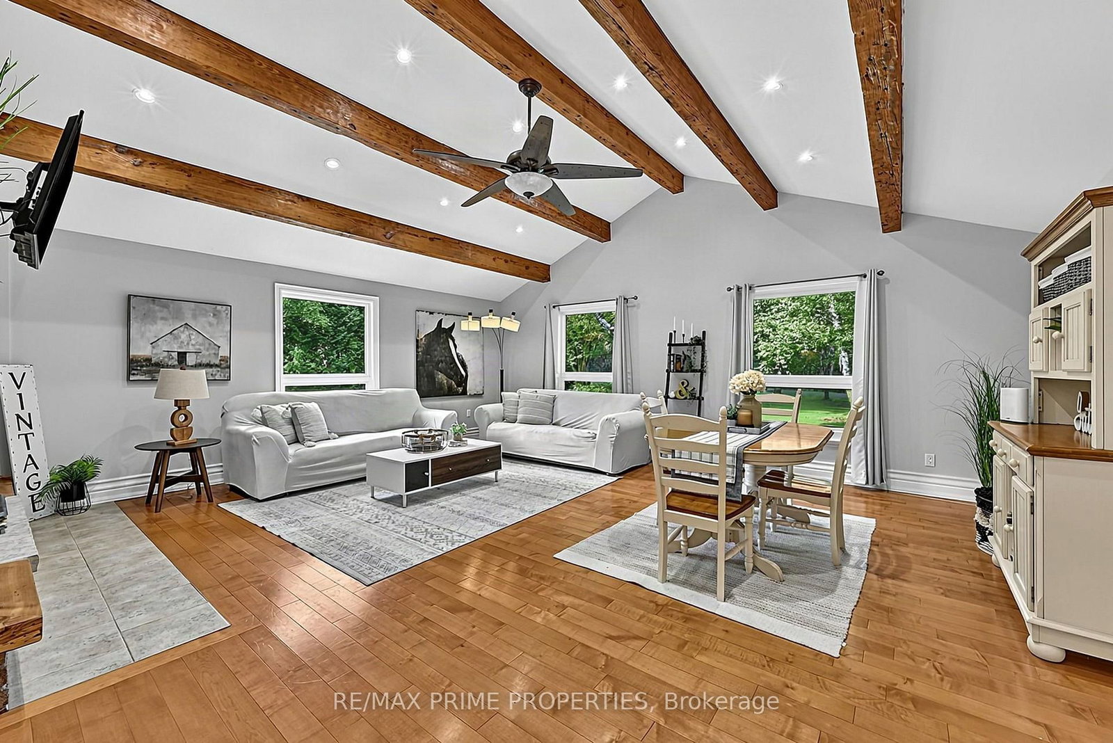 25625 Valley View Drive • Georgina, ON photo 2