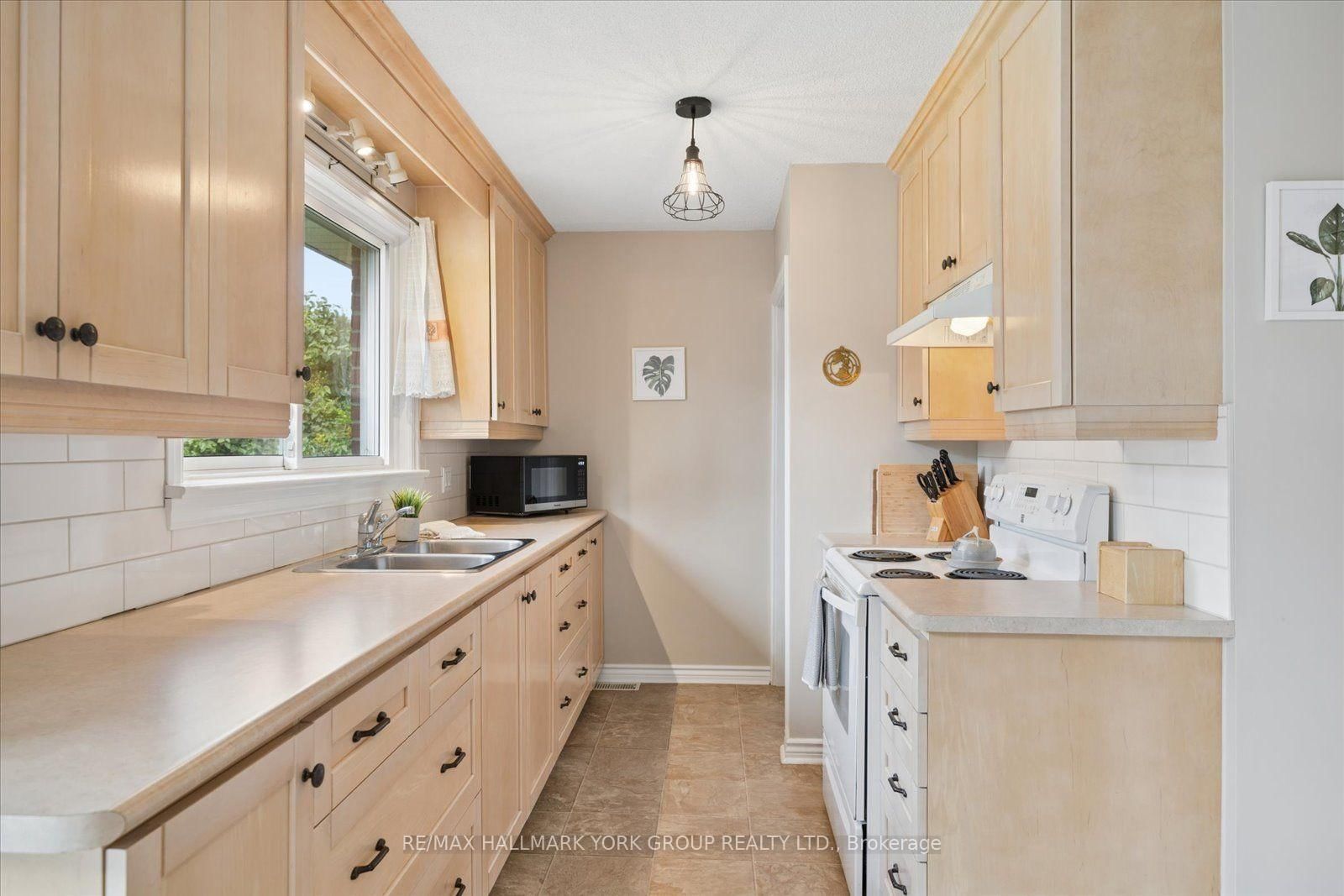 26 Georgina Street • Georgina, ON photo 13