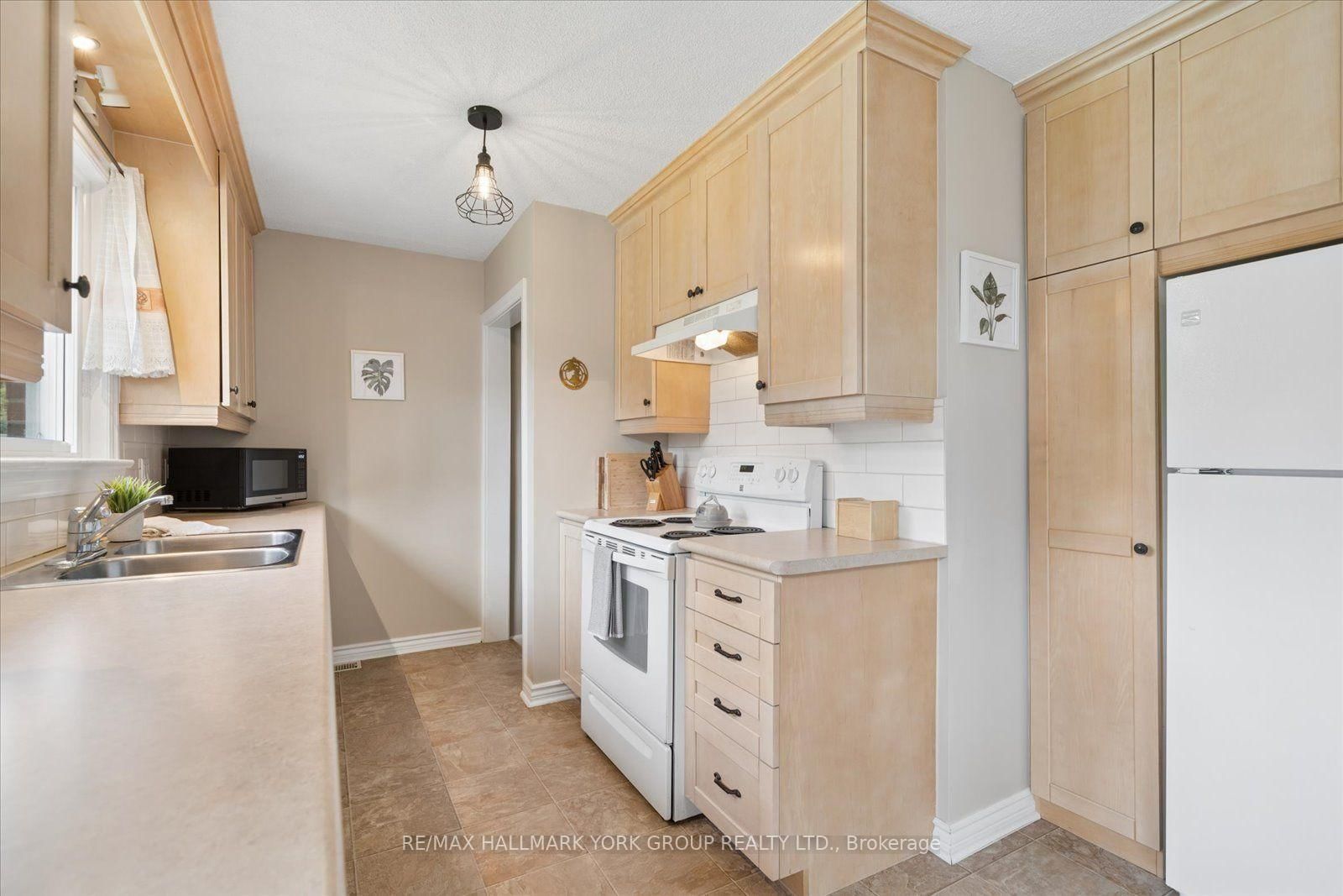26 Georgina Street • Georgina, ON photo 14