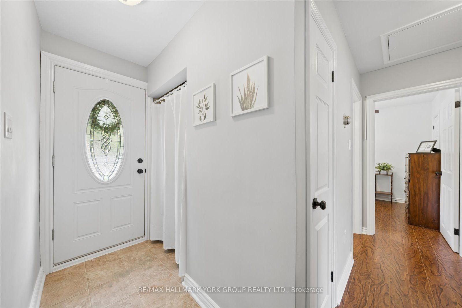 26 Georgina Street • Georgina, ON photo 4