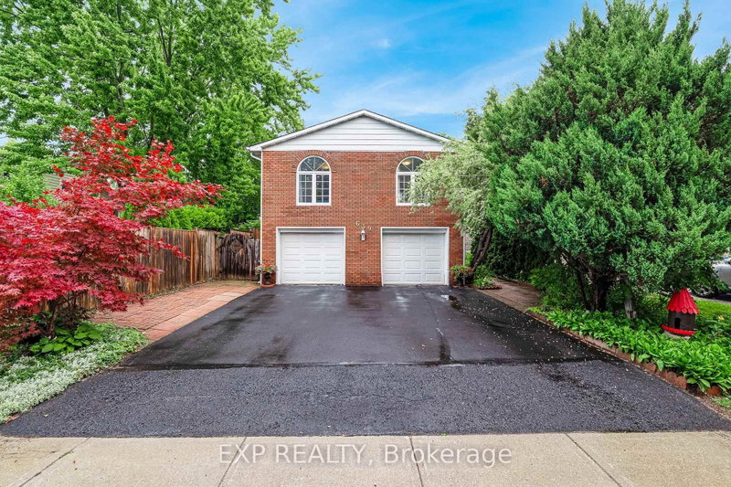 639 Irwin Crescent
