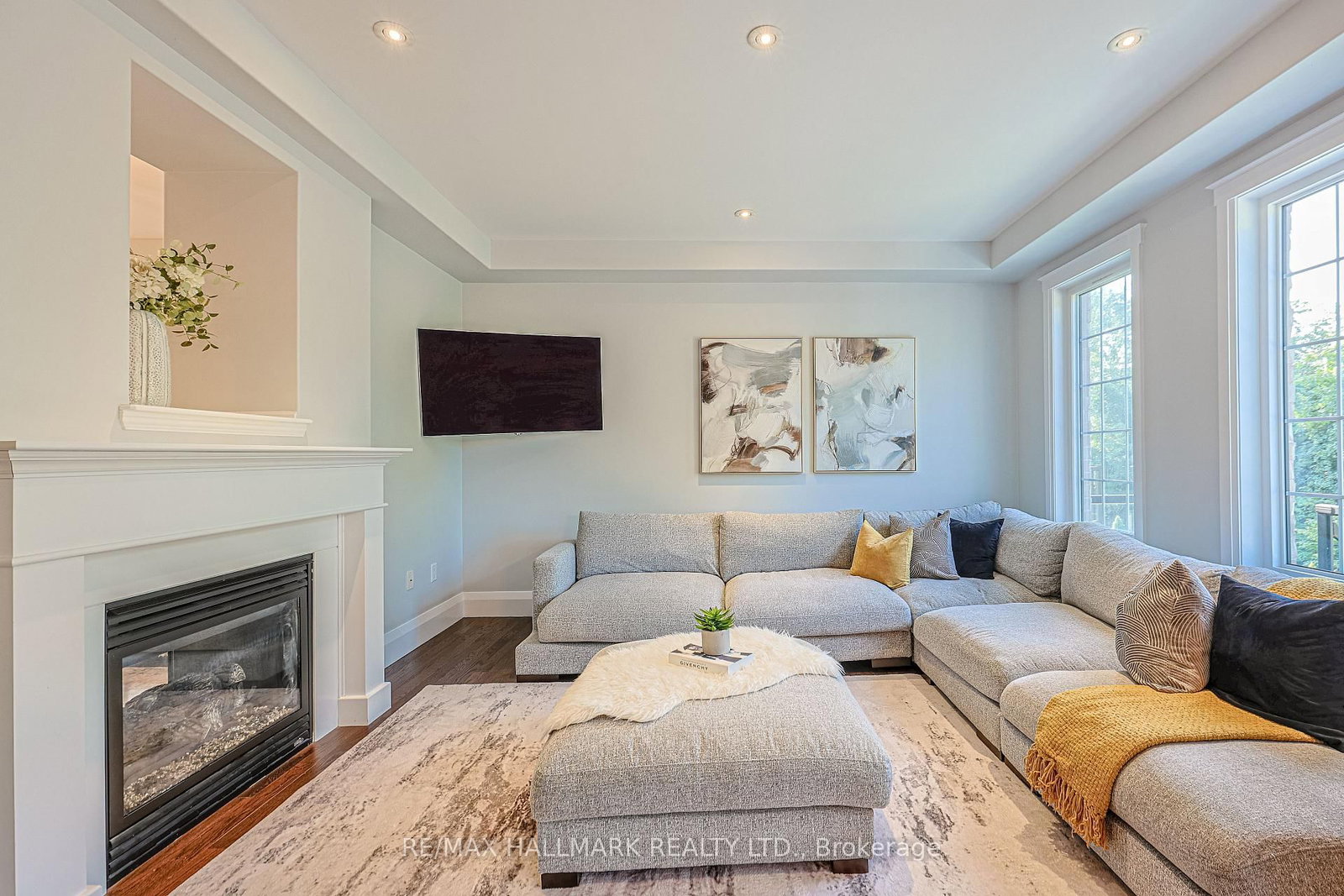 315 Thomas Phillips Drive • Aurora, ON photo 10