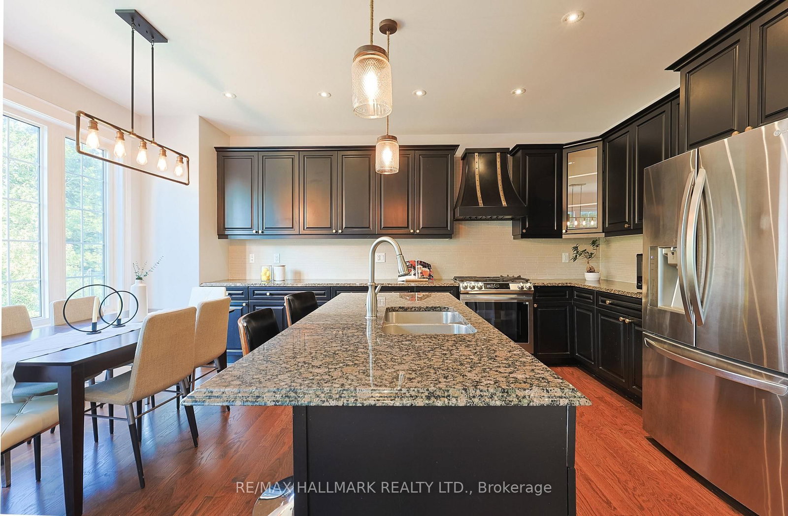 315 Thomas Phillips Drive • Aurora, ON photo 12