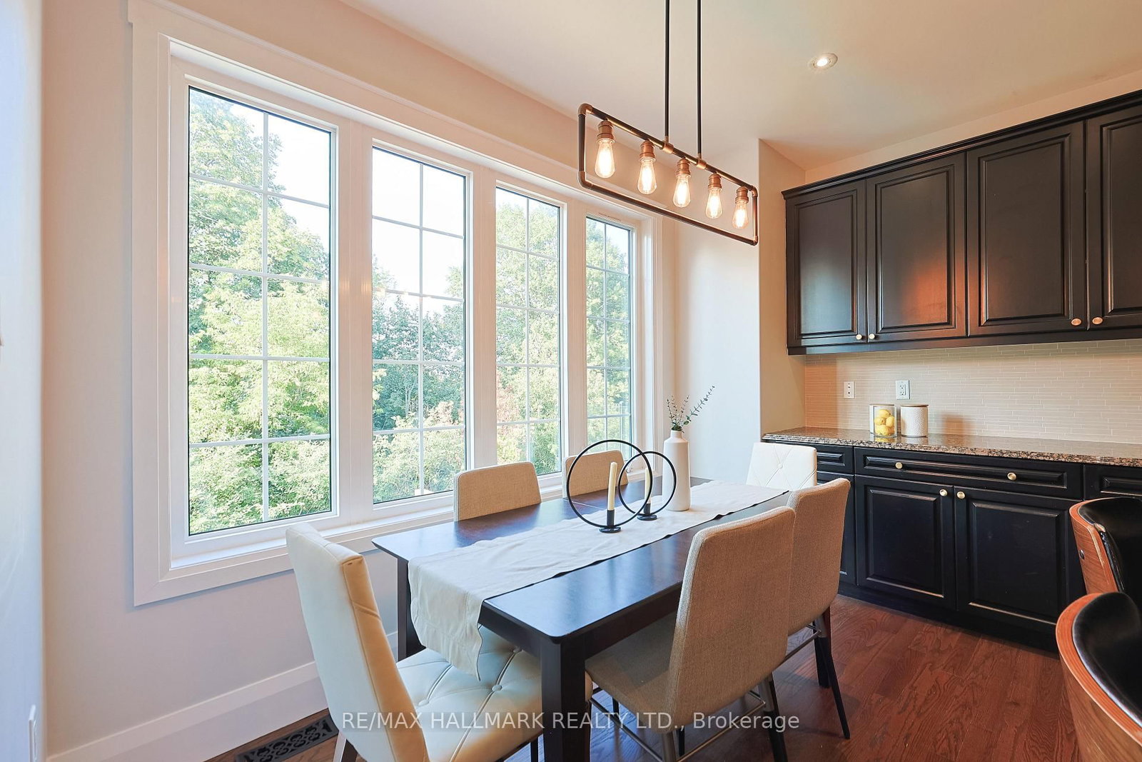 315 Thomas Phillips Drive • Aurora, ON photo 16