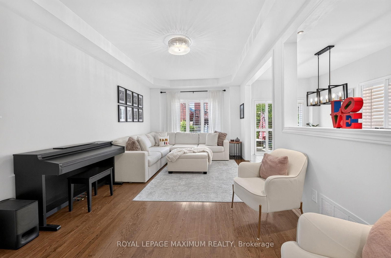 95 White Beach Crescent • Vaughan, ON photo 6