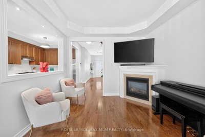 95 White Beach Crescent • Vaughan, ON photo 9