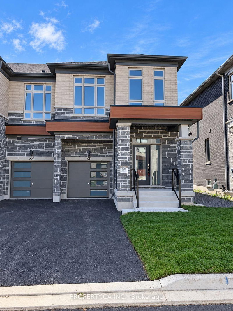 15 Schmeltzer Crescent
