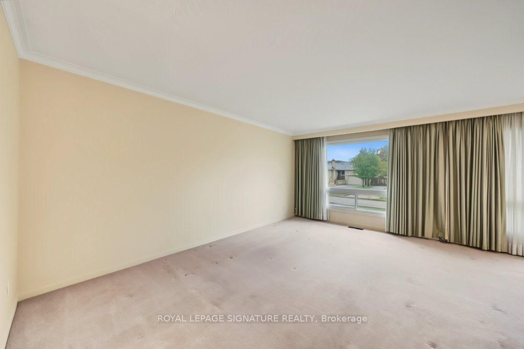 407 Wenlock Avenue • Richmond Hill, ON photo 10