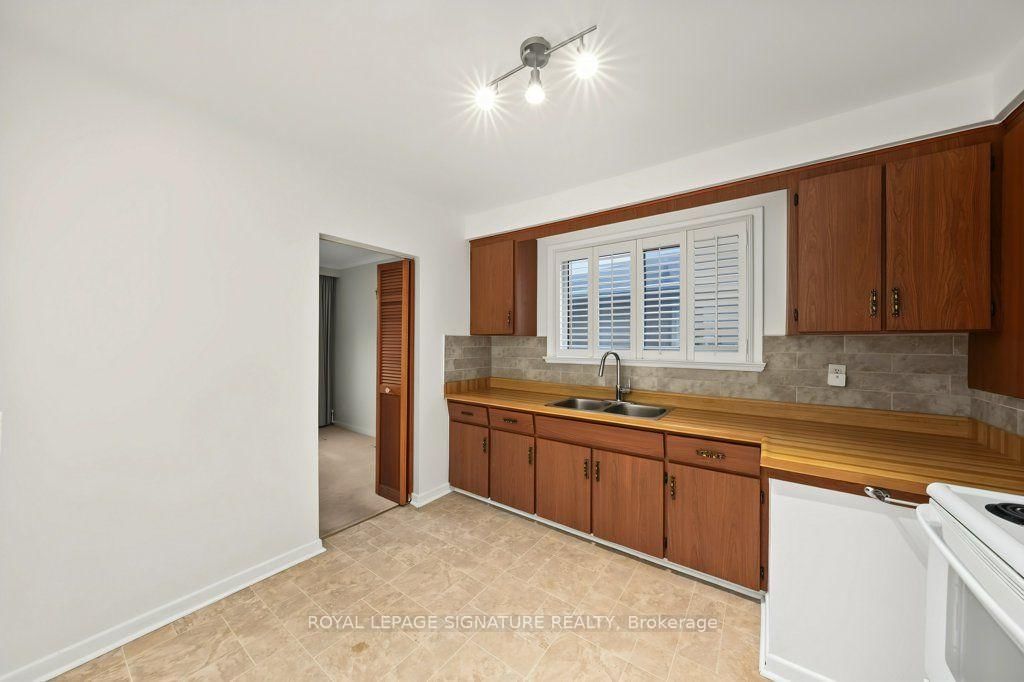 407 Wenlock Avenue • Richmond Hill, ON photo 16