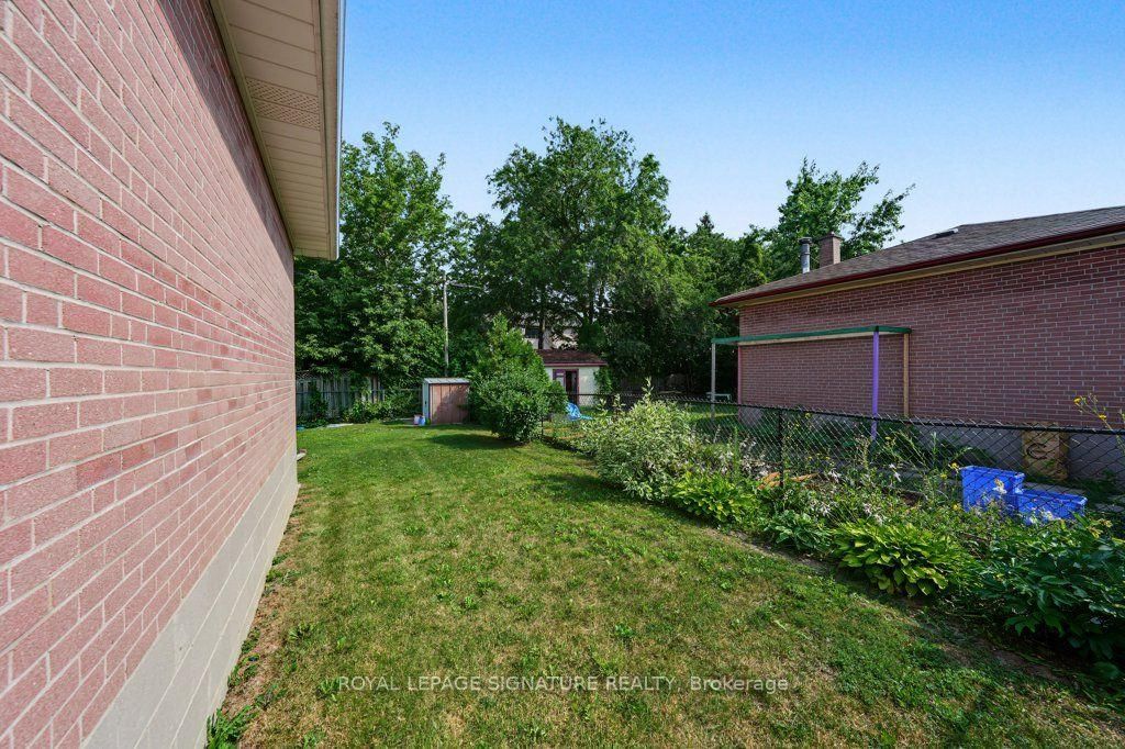 407 Wenlock Avenue • Richmond Hill, ON photo 36