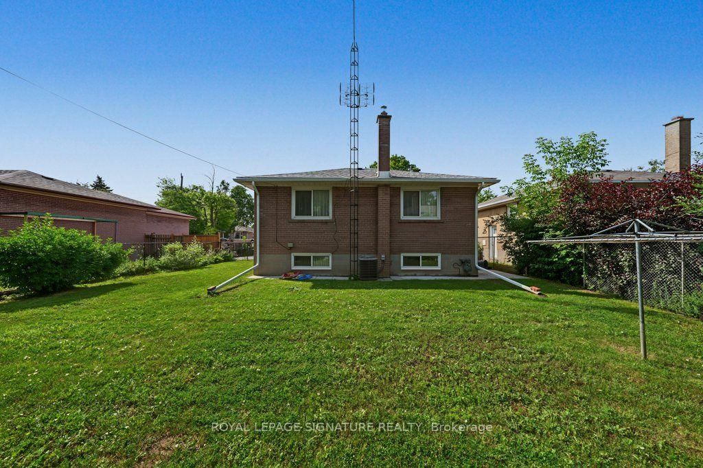 407 Wenlock Avenue • Richmond Hill, ON photo 40