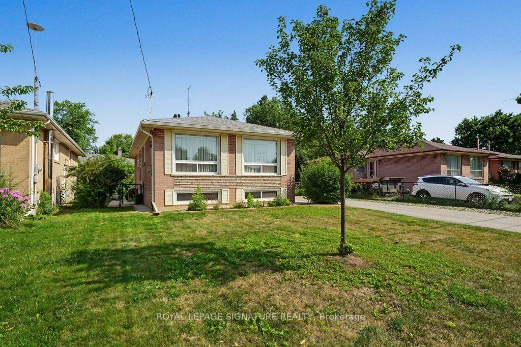 407 Wenlock Avenue • Richmond Hill, ON photo 5