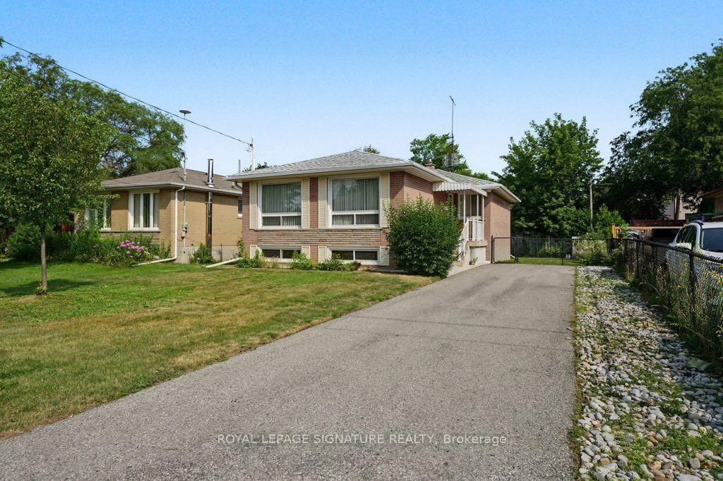 407 Wenlock Avenue • Richmond Hill, ON photo 6