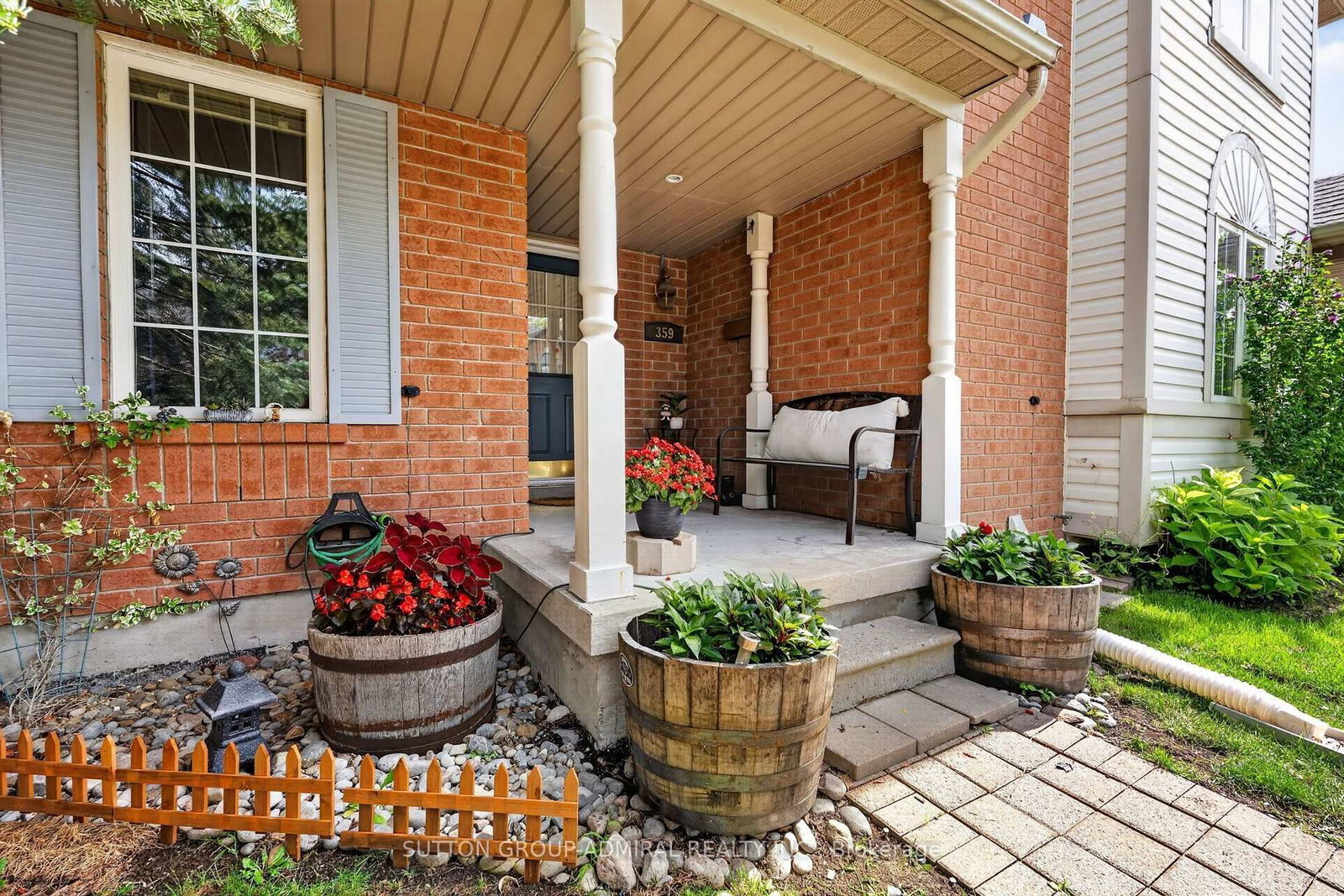 359 John West Way • Aurora, ON photo 2