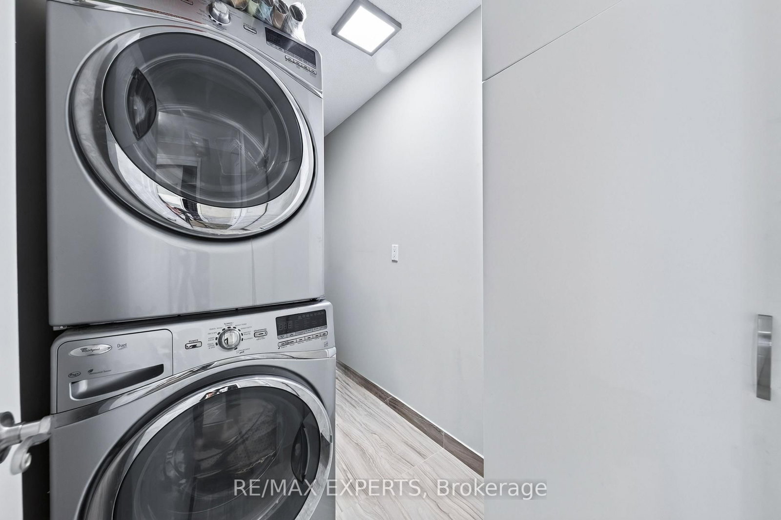 30 Harding Boulevard W • #Ph01 • Richmond Hill, ON photo 30