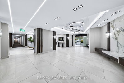 30 Harding Boulevard W • #Ph01 • Richmond Hill, ON photo 4