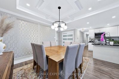 30 Harding Boulevard W • #Ph01 • Richmond Hill, ON photo 9