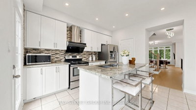 35 Sharbot Lane • Markham, ON photo 8