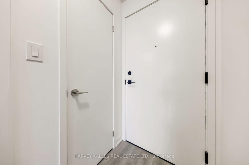 8119 Birchmount Rd photo 4