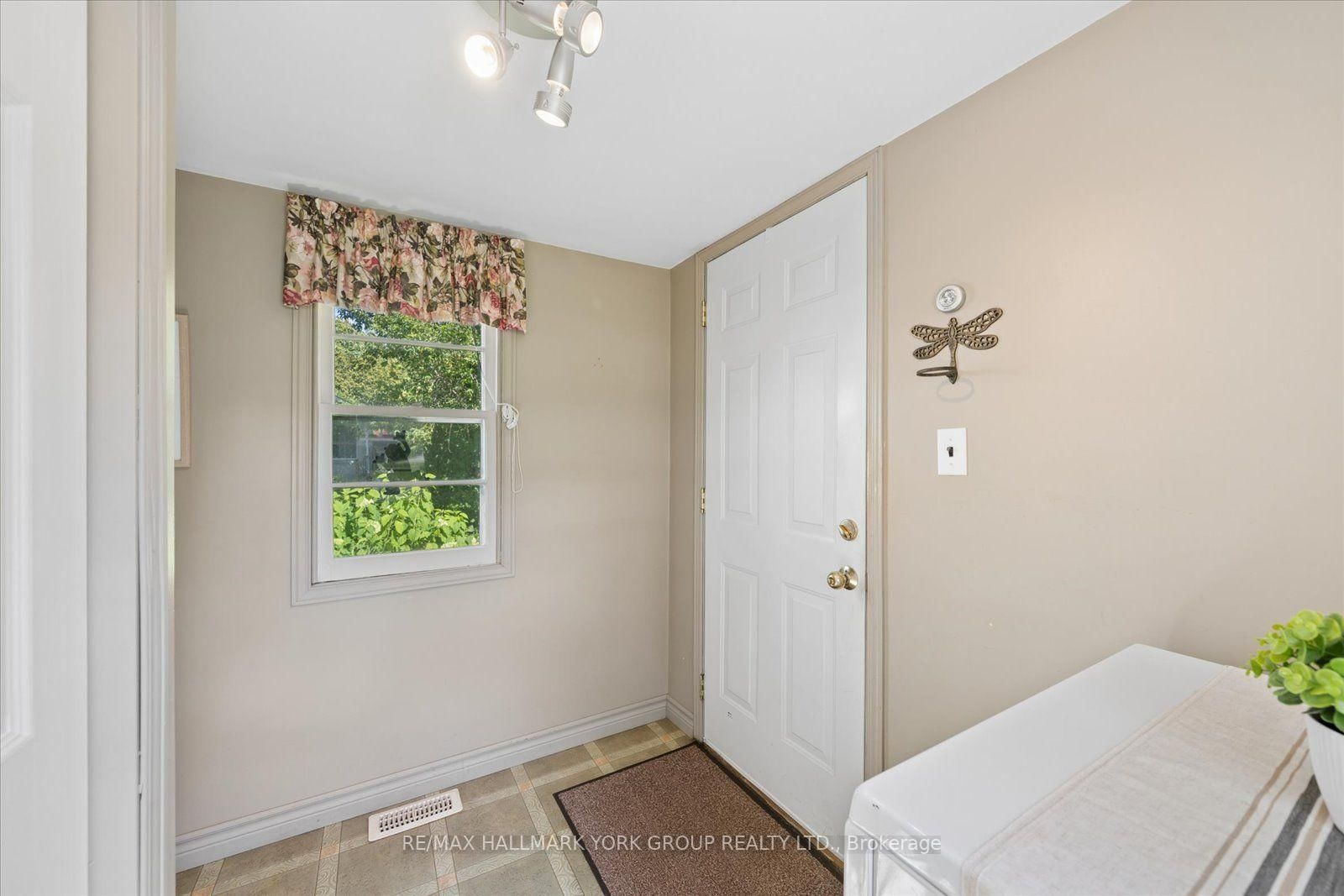 432 Catering Road • Georgina, ON photo 5