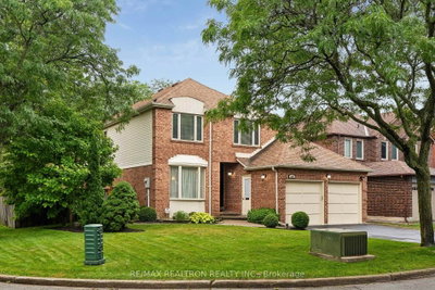 122 Colvin Crescent • Vaughan, ON photo 3
