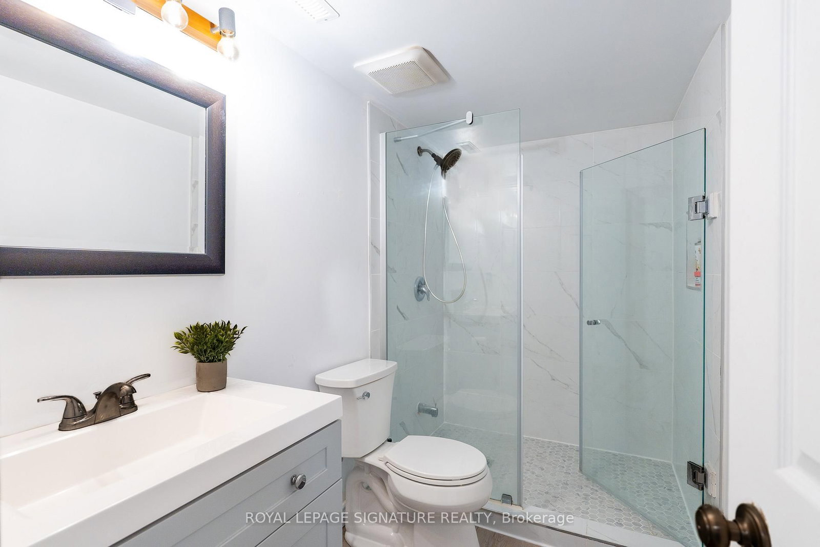 116 Clearmeadow Boulevard • Newmarket, ON photo 39