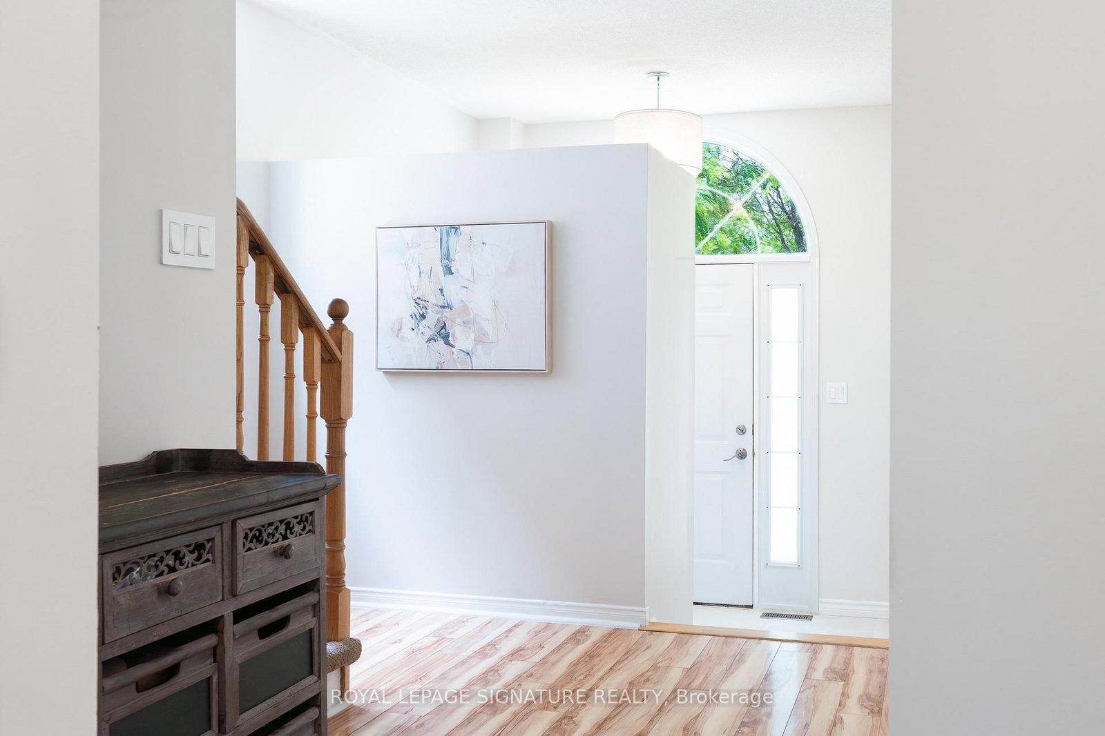 116 Clearmeadow Boulevard • Newmarket, ON photo 5