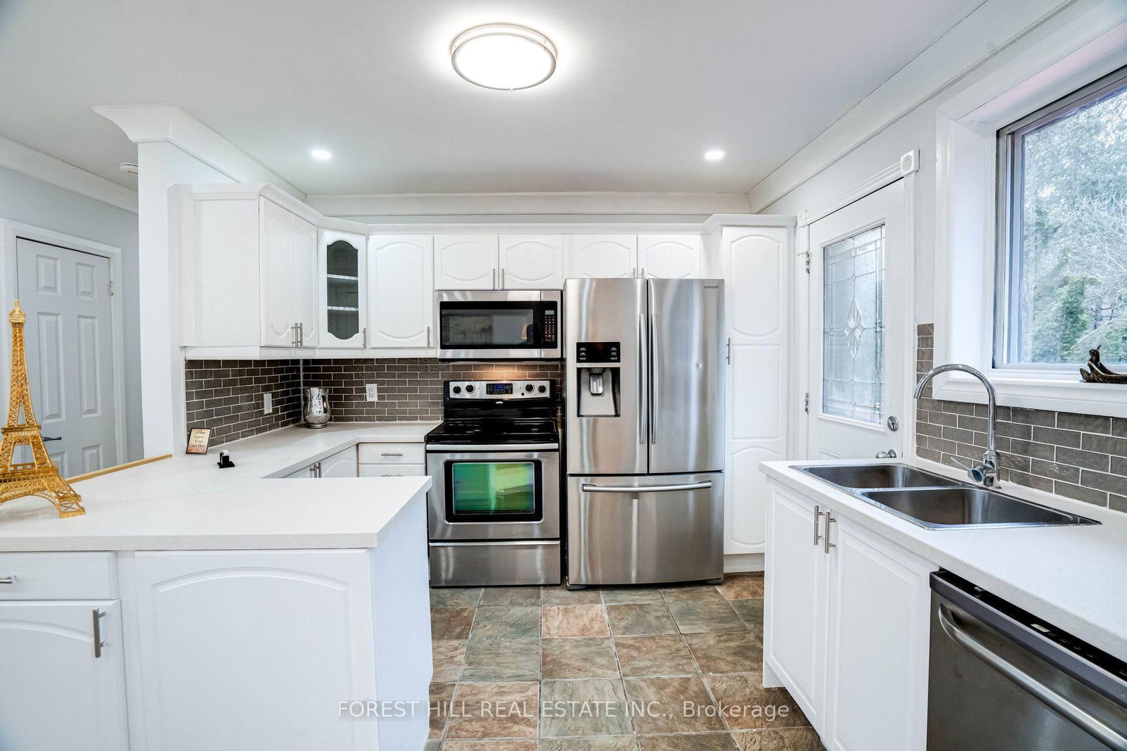 1 Willis Drive • Aurora, ON photo 12